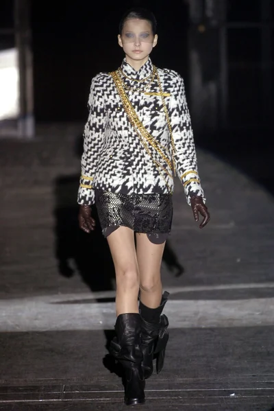 Look 18